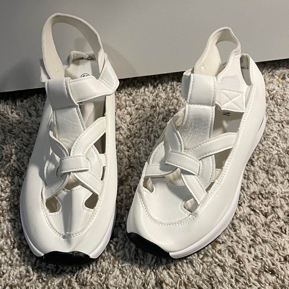 Women’s White Casual Slingback Sandals